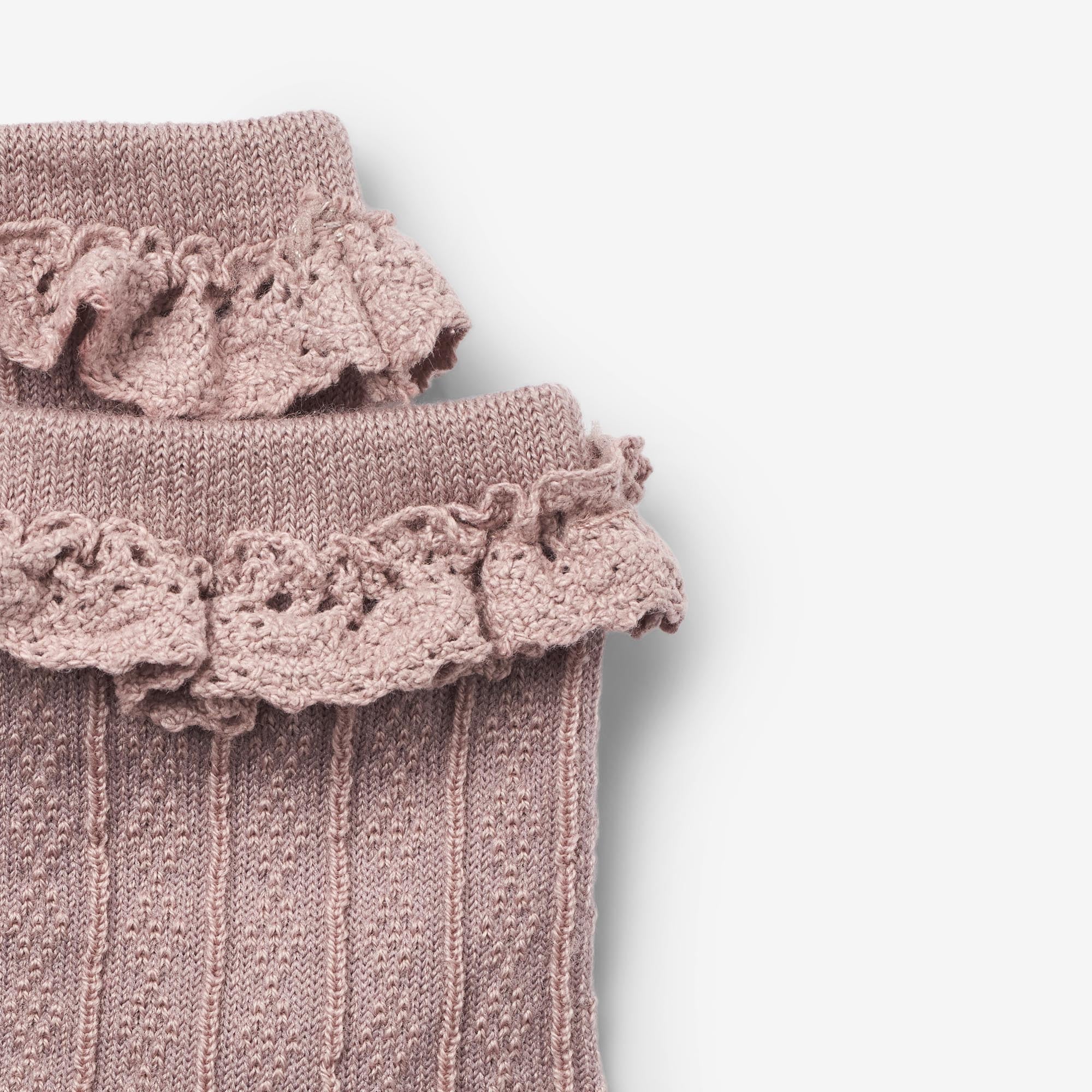 its-not-easy-being-a-fan-to-buy-wool-lace-socks-nora-dry-rose-on-sale_3.jpg