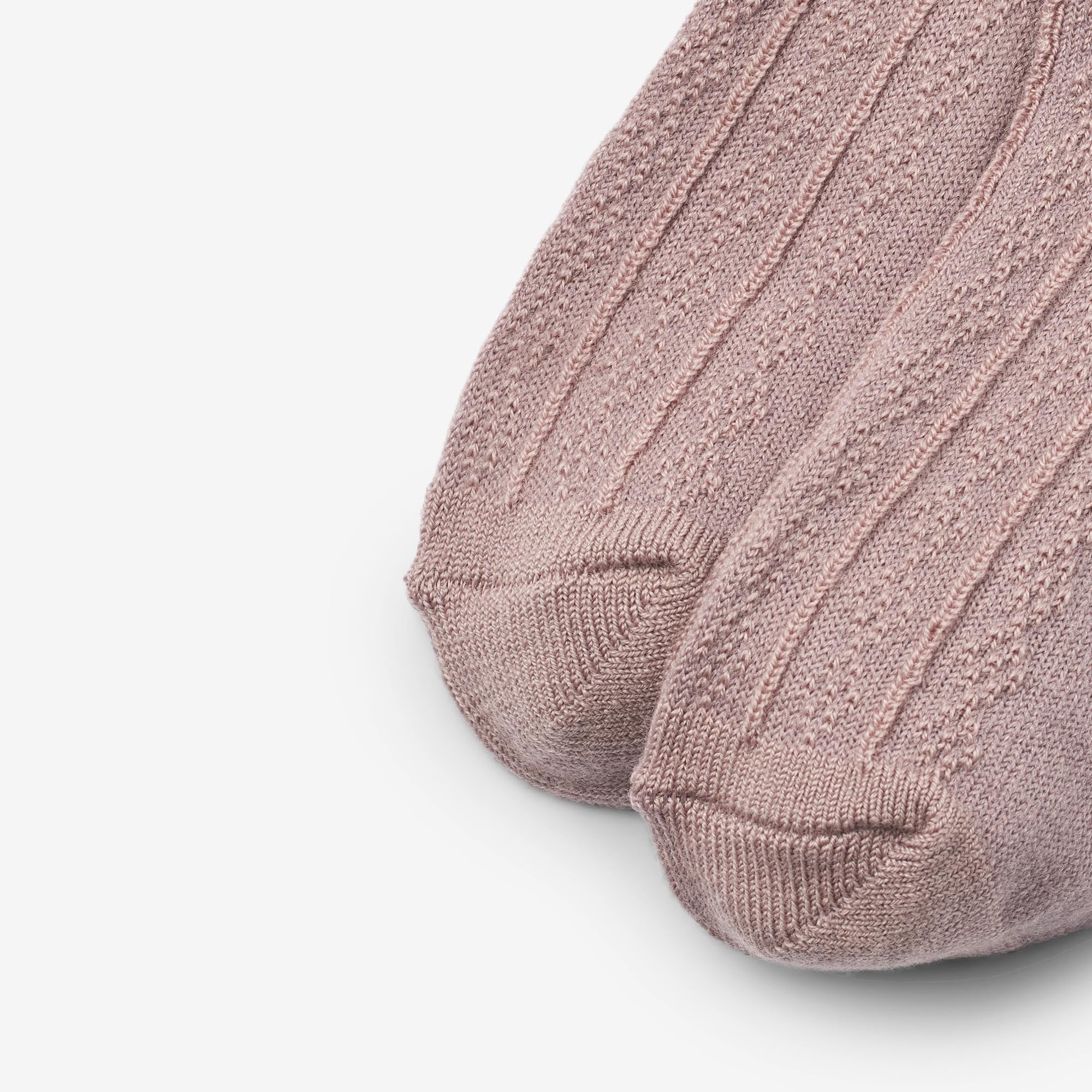 its-not-easy-being-a-fan-to-buy-wool-lace-socks-nora-dry-rose-on-sale_4.jpg