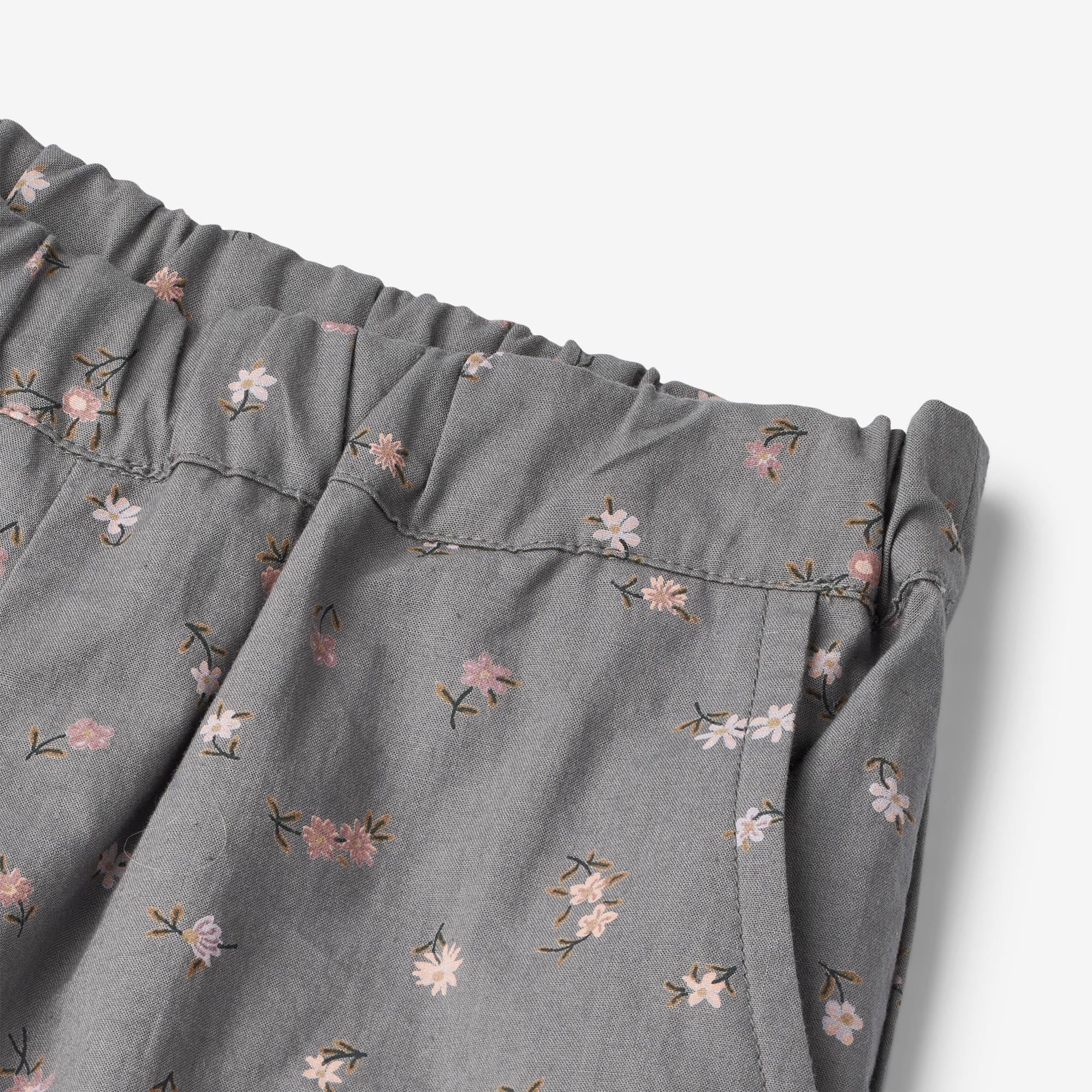the-worlds-best-authentic-trousers-sara-autumn-sky-flowers-fashion_2.jpg
